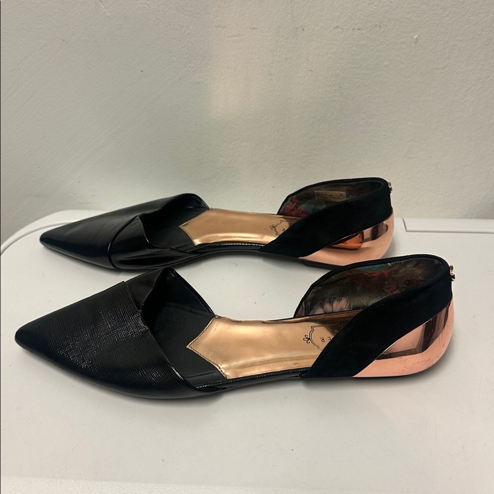 Ted baker Flats with gold accents on the back. Comfortable & stylish. - Picture 9 of 9